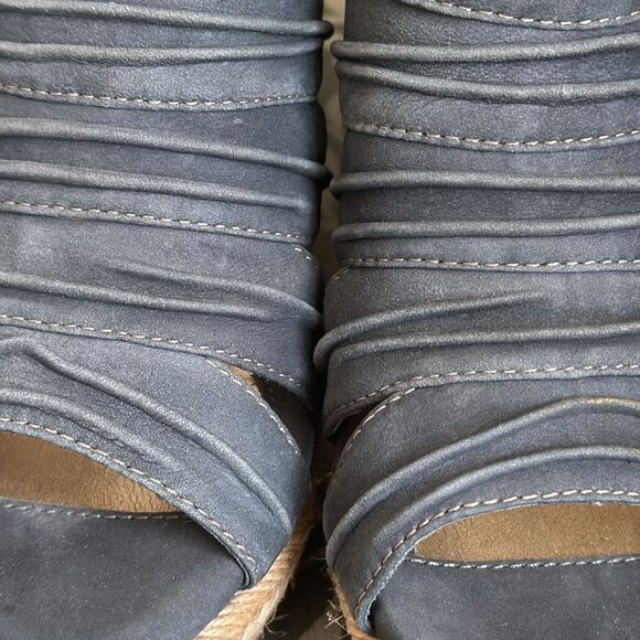 Sofft Blue Wedge Sandals - Picture 11 of 14